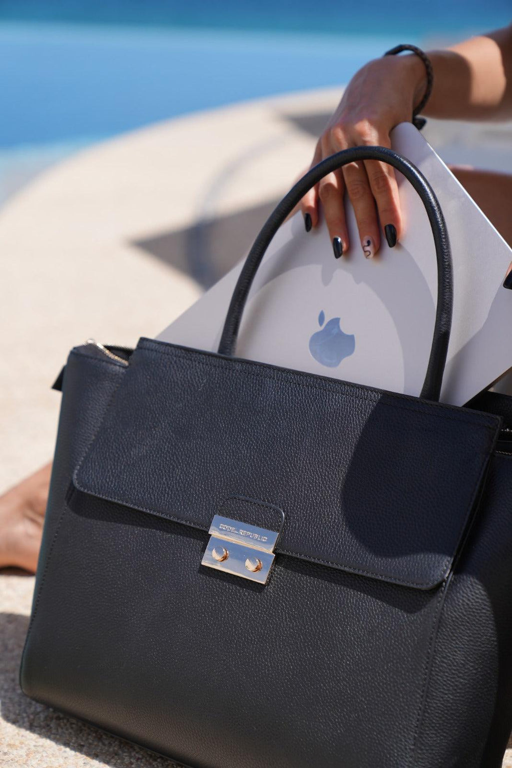 14" DANIELLE Designer Laptop Handbag | PEBBLE LEATHER | CHAMPAGNE GOLD by kanjibunny.com