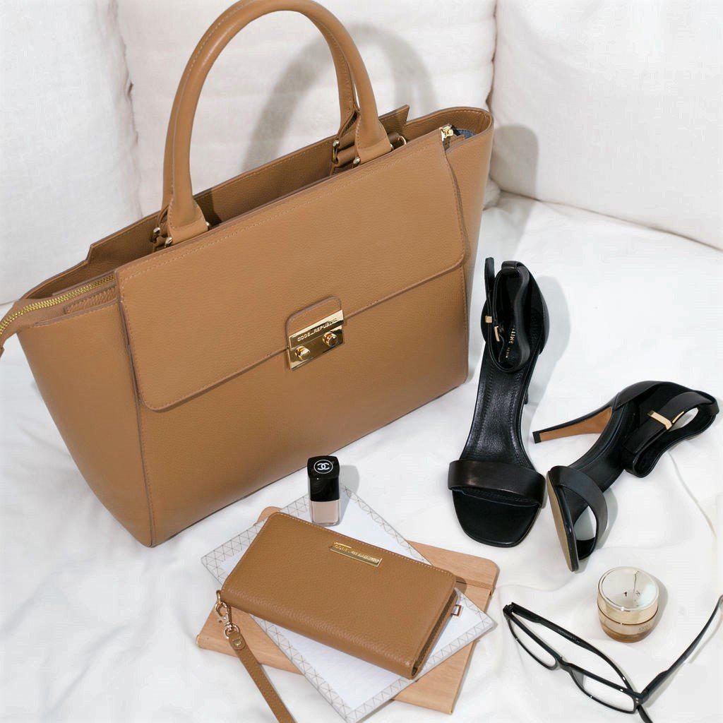 14" DANIELLE Designer Laptop Handbag | PEBBLE LEATHER | CHAMPAGNE GOLD by kanjibunny.com