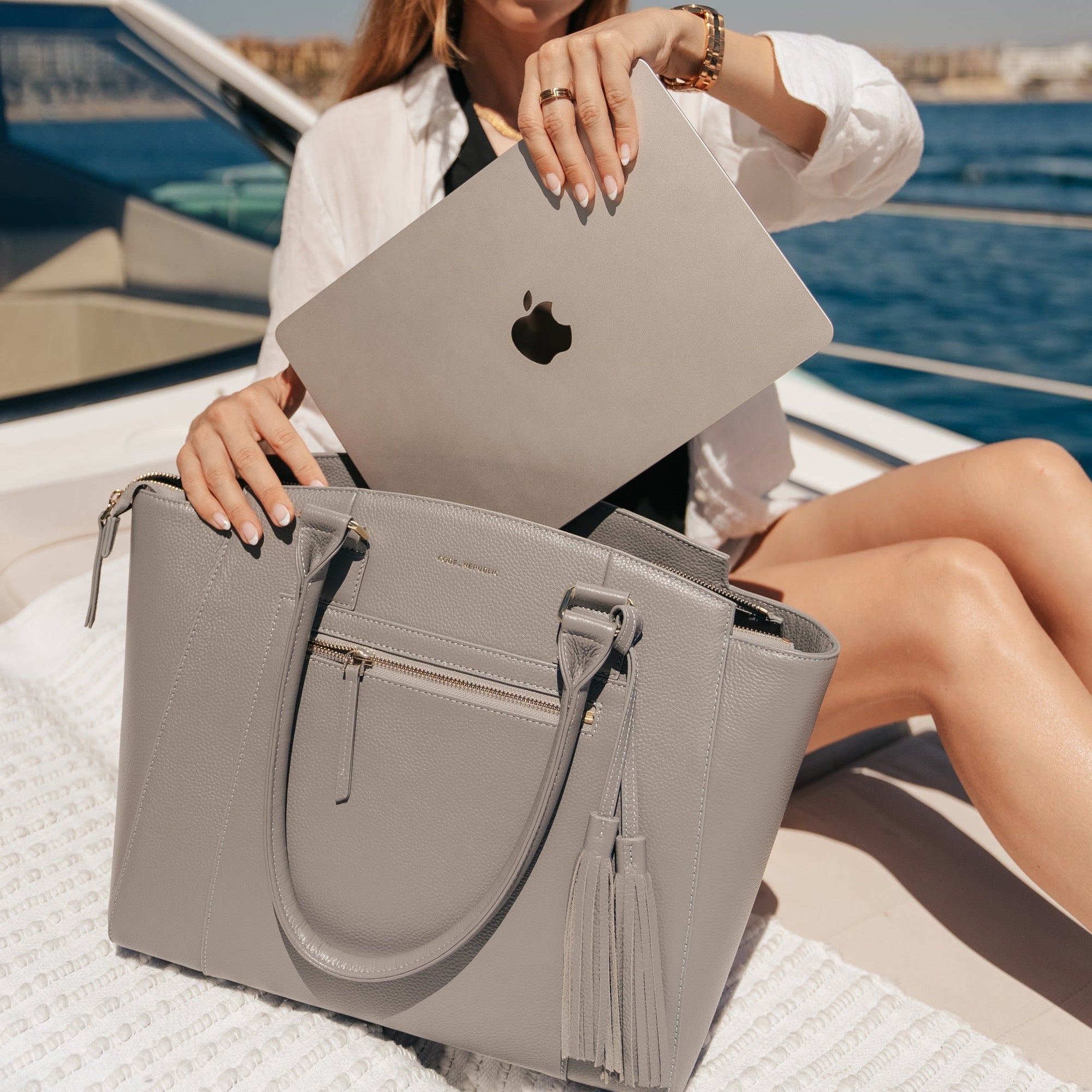 14" LISA DESIGNER LAPTOP HANDBAG | PEBBLE LEATHER | CHAMPAGNE GOLD | kanjibunny.com