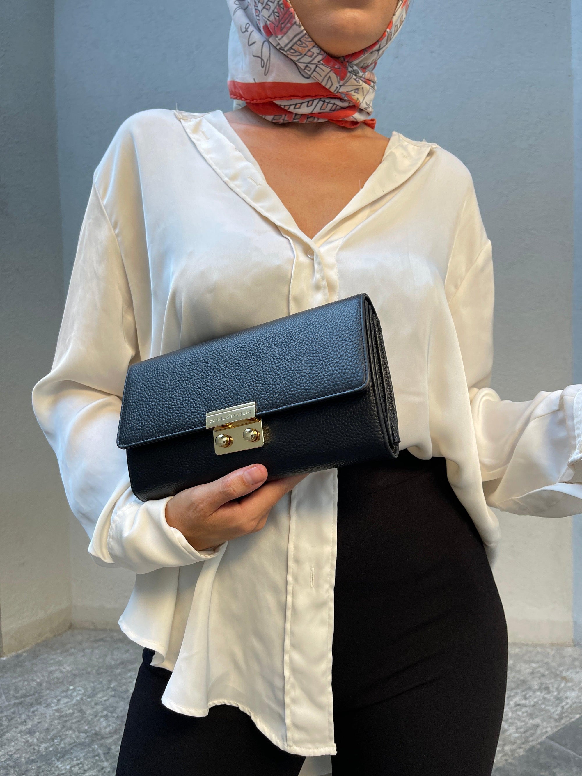 DANIELLE CROSS BODY TRAVEL WALLET | 7-in-1 [Limited Edition] by kanjibunny.com