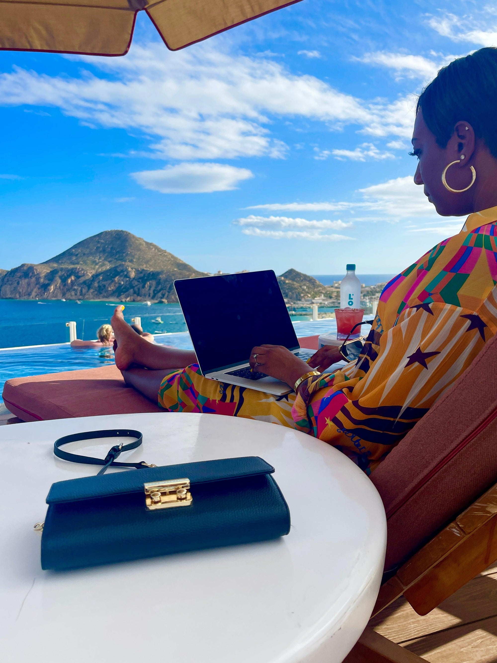 DANIELLE CROSS BODY TRAVEL WALLET | 7-in-1 [Limited Edition] by kanjibunny.com